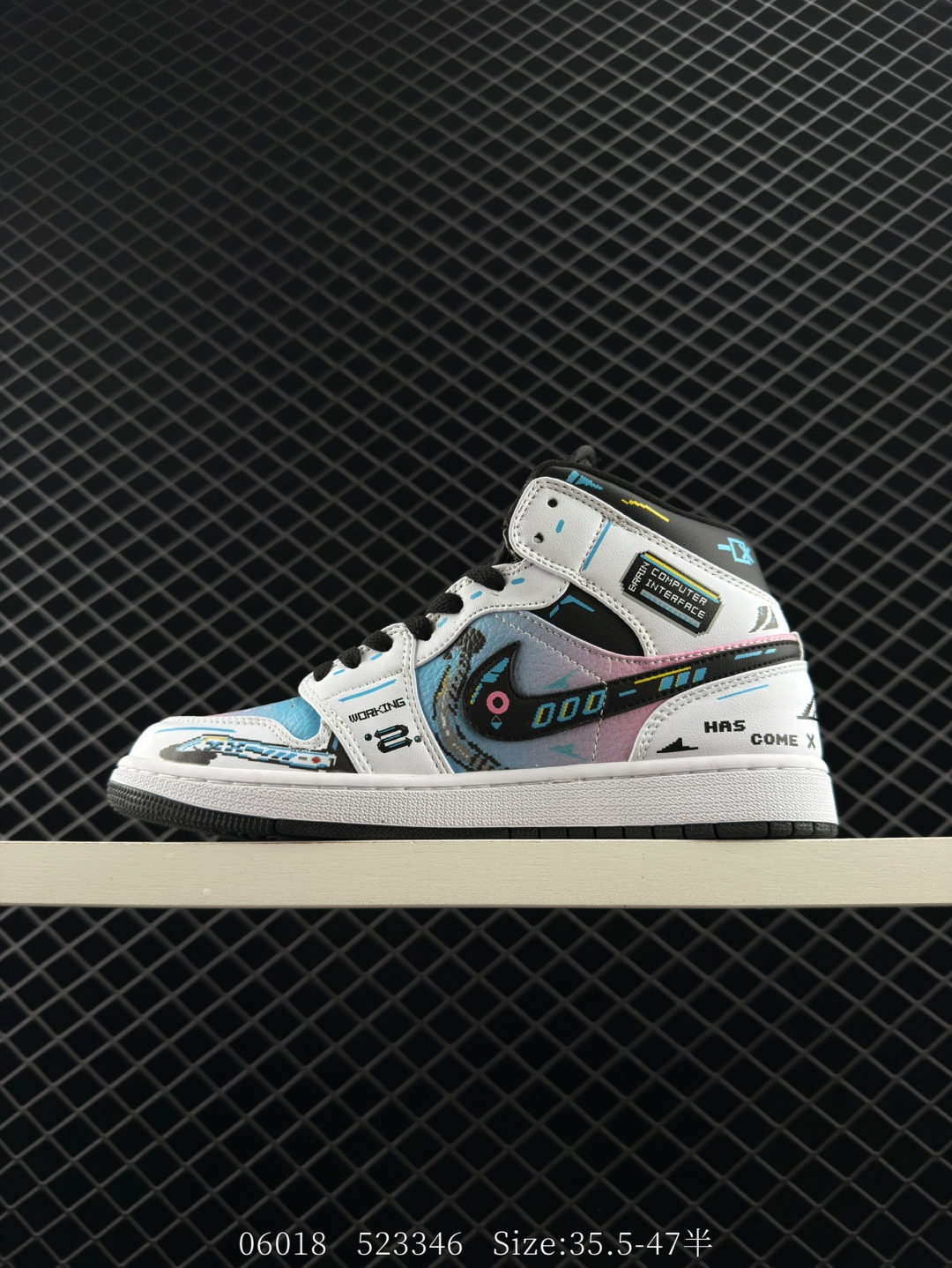 （NIKE）AIR JORDAN 1 MID